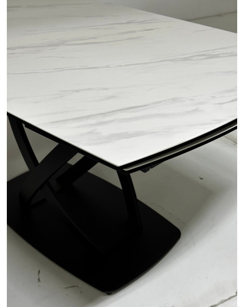 Стол FOGGIA 140 KL-99 Белый мрамор матовый, итальянская керамика/черный каркас фото Stolmag